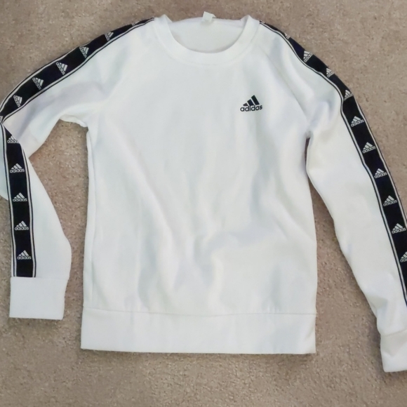 adidas Tops - Adidas crew neck sweatshirt x small